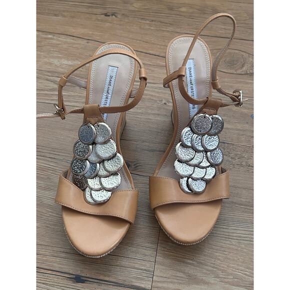 Preloved-Diane Von Furstenberg- platform wood wedges-7.5 - Picture 2 of 9